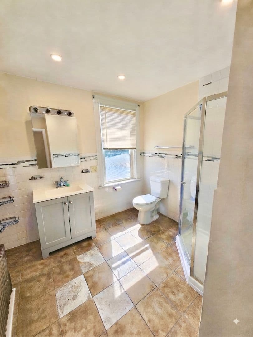 Cranston Apartment: 1336 Cranston Street, 2nd Floor Right