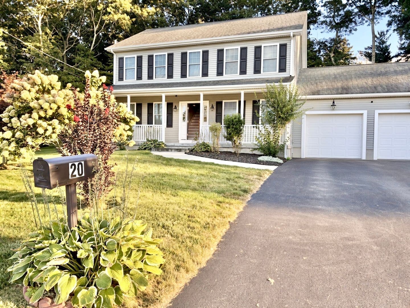 Johnson House: 20 Boulder Drive