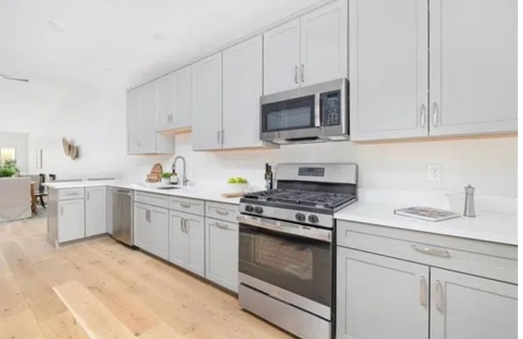 West Warwick Apartment: 32 - 34 West Valley Circle