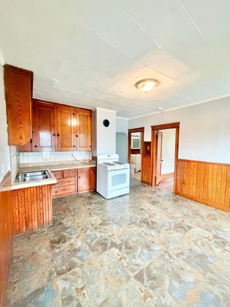 Woonsocket Apartment: 212 Welles Street