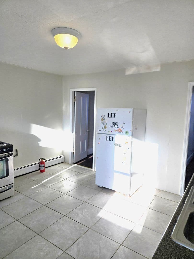 Providence Apartment: 184-186 Allston Street