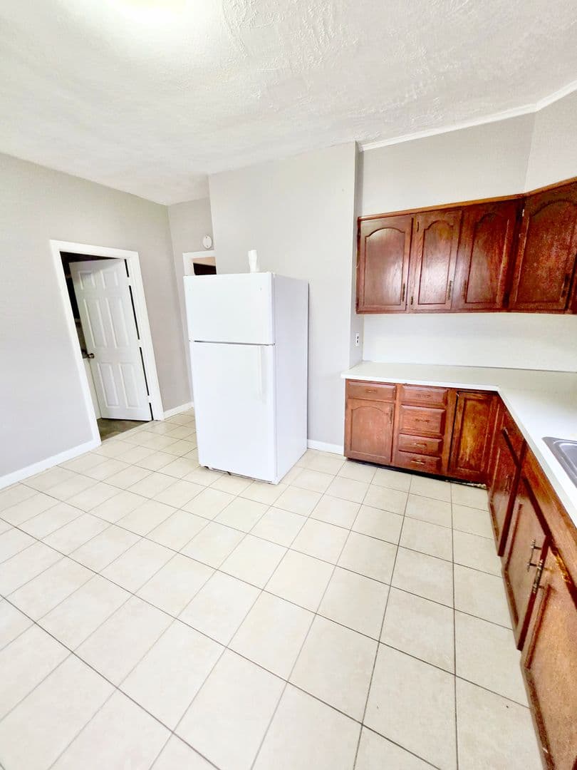 Pawtucket Apartment: 90-92 Boutwell Street