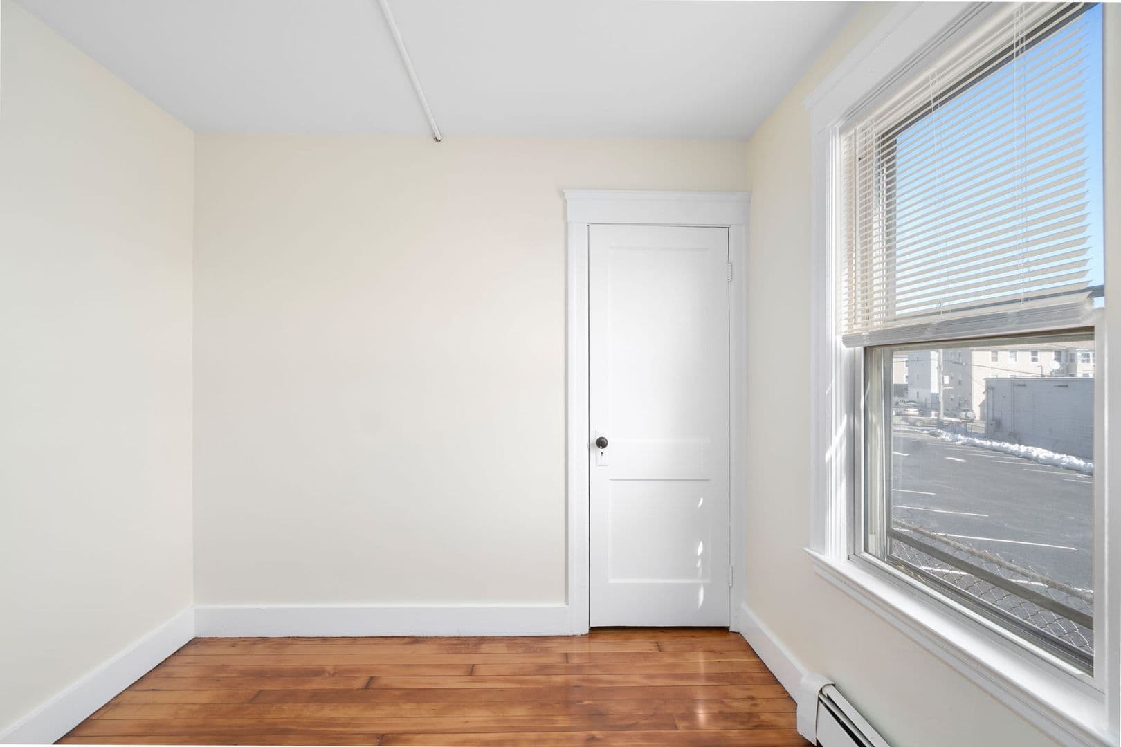 Central Falls Apartment: 1011 Dexter Street