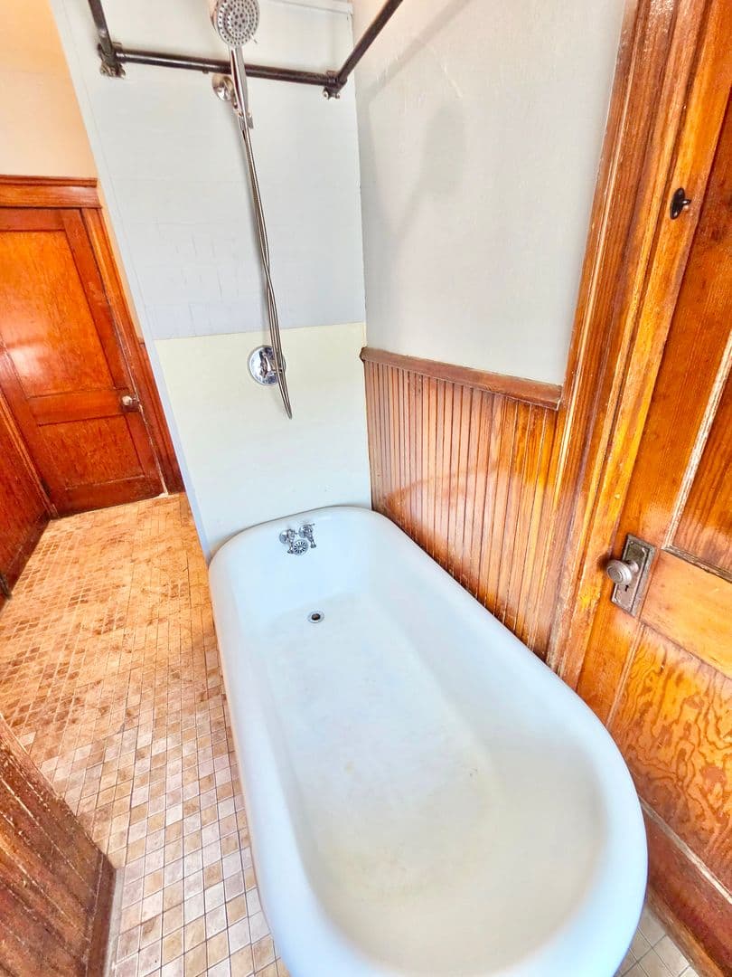 Woonsocket Apartment: 212 Welles Street