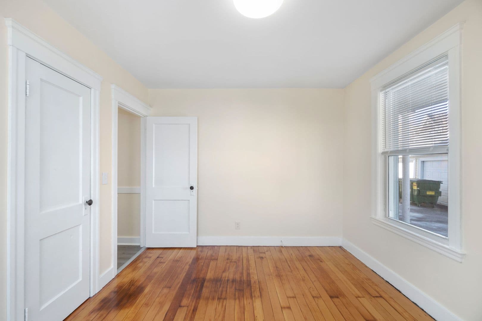 Central Falls Apartment: 1011 Dexter Street