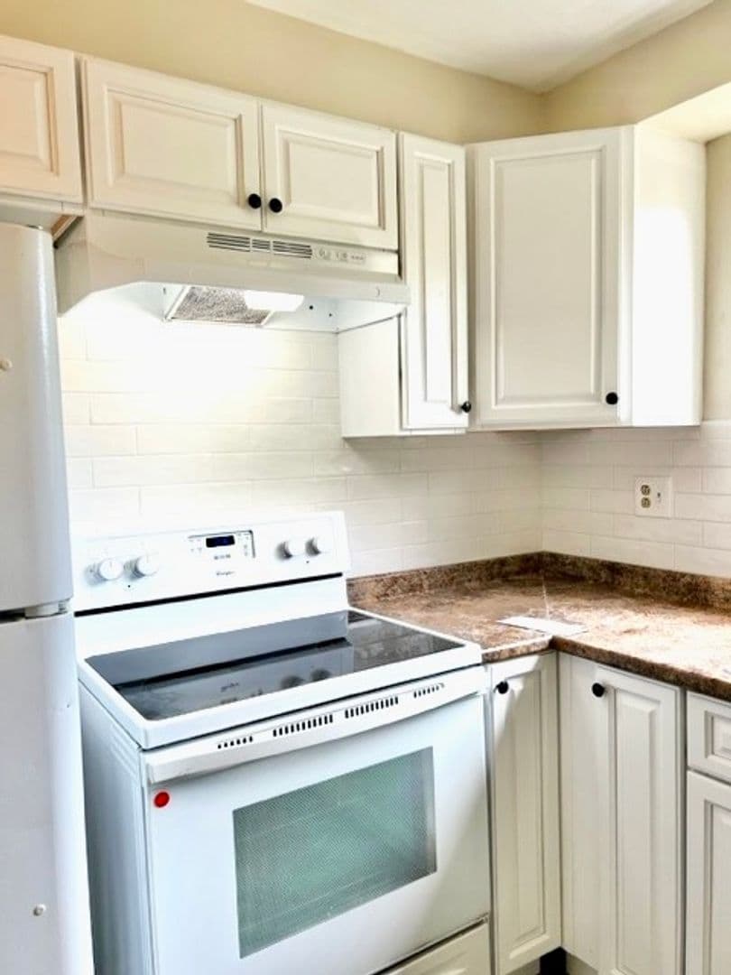 Providence Apartment: 99 Melrose Street