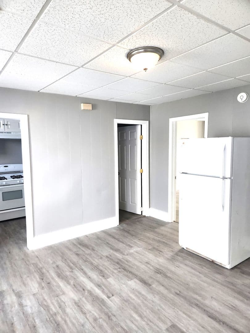 Pawtucket Apartment: 22 Lawn Avenue - Unit #2F