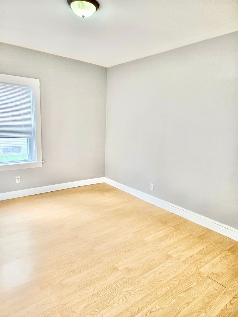 Pawtucket Apartment: 90-92 Boutwell Street