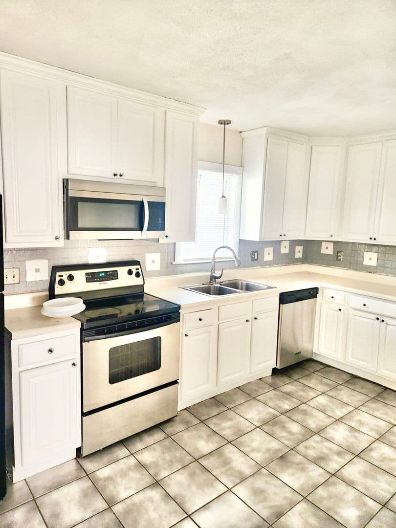 Lincoln Apartment: 44-46 Grove Street