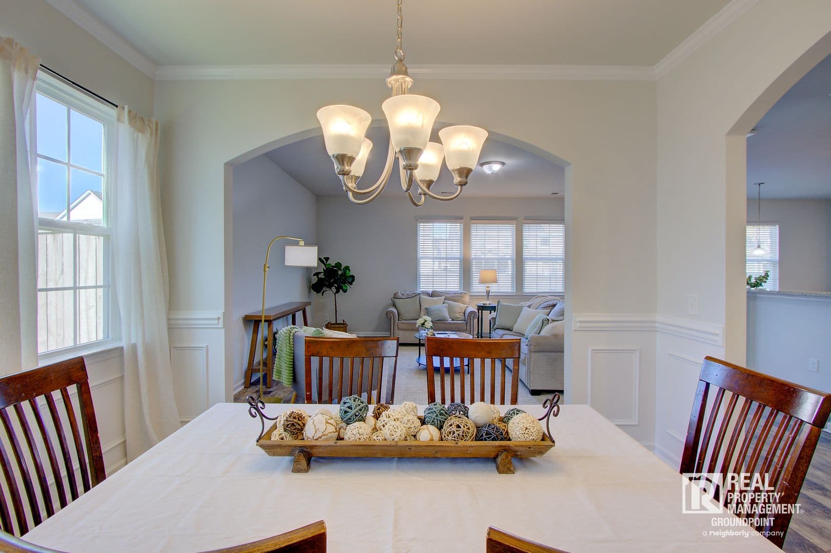 Ladson House: 9978 Winged Elm St