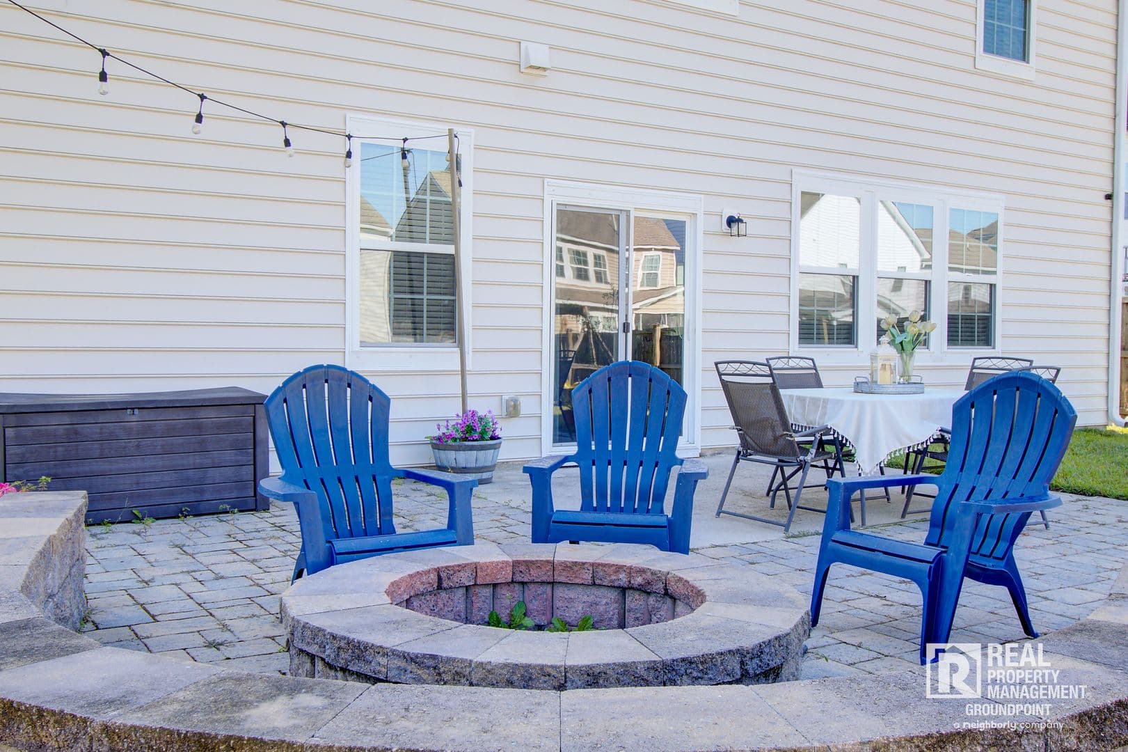 Ladson House: 9978 Winged Elm St