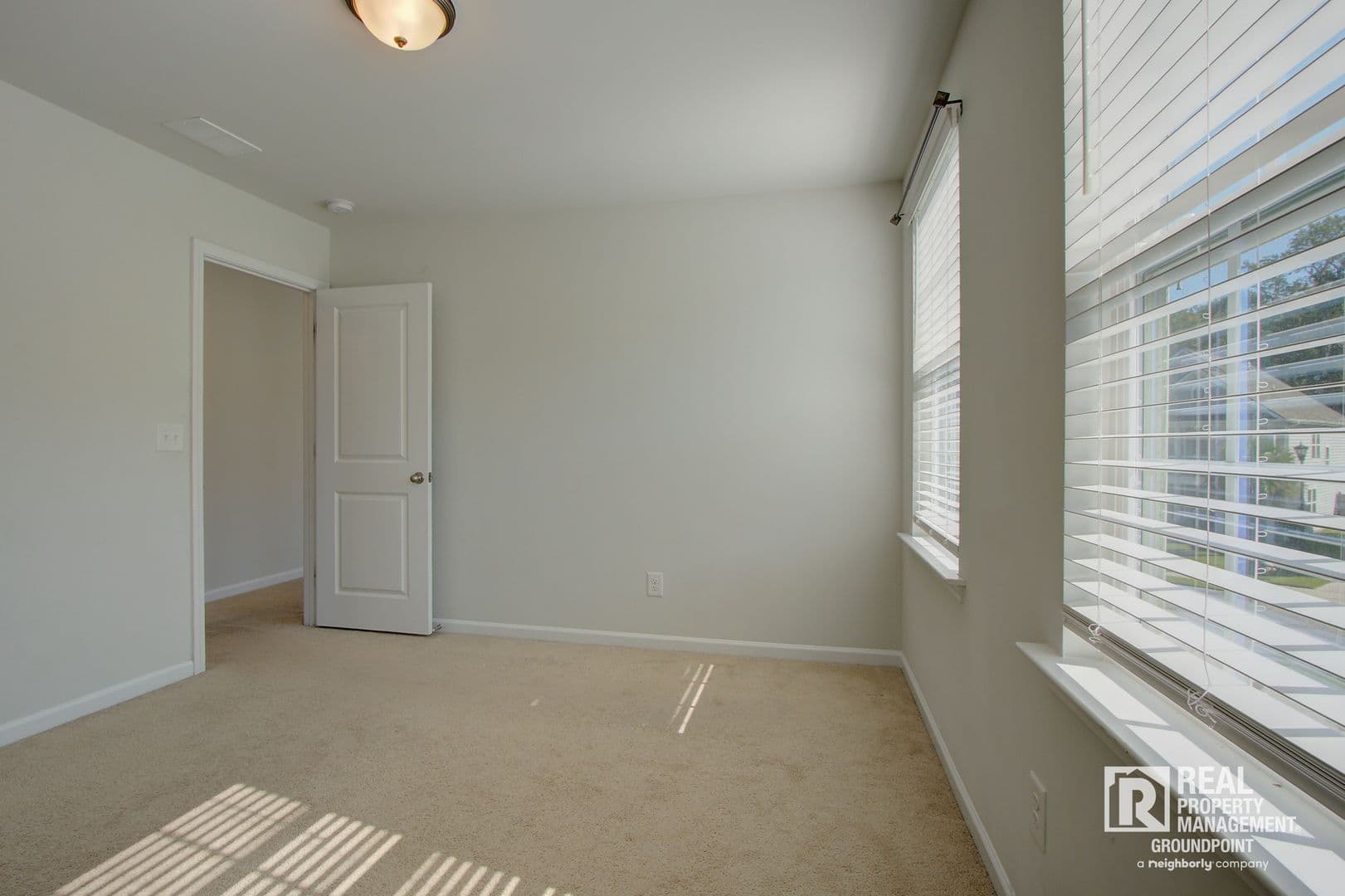 Ladson House: 9978 Winged Elm St