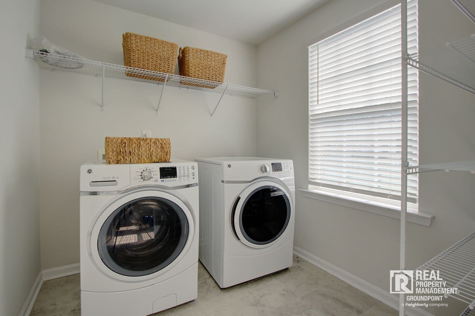 Ladson House: 9978 Winged Elm St
