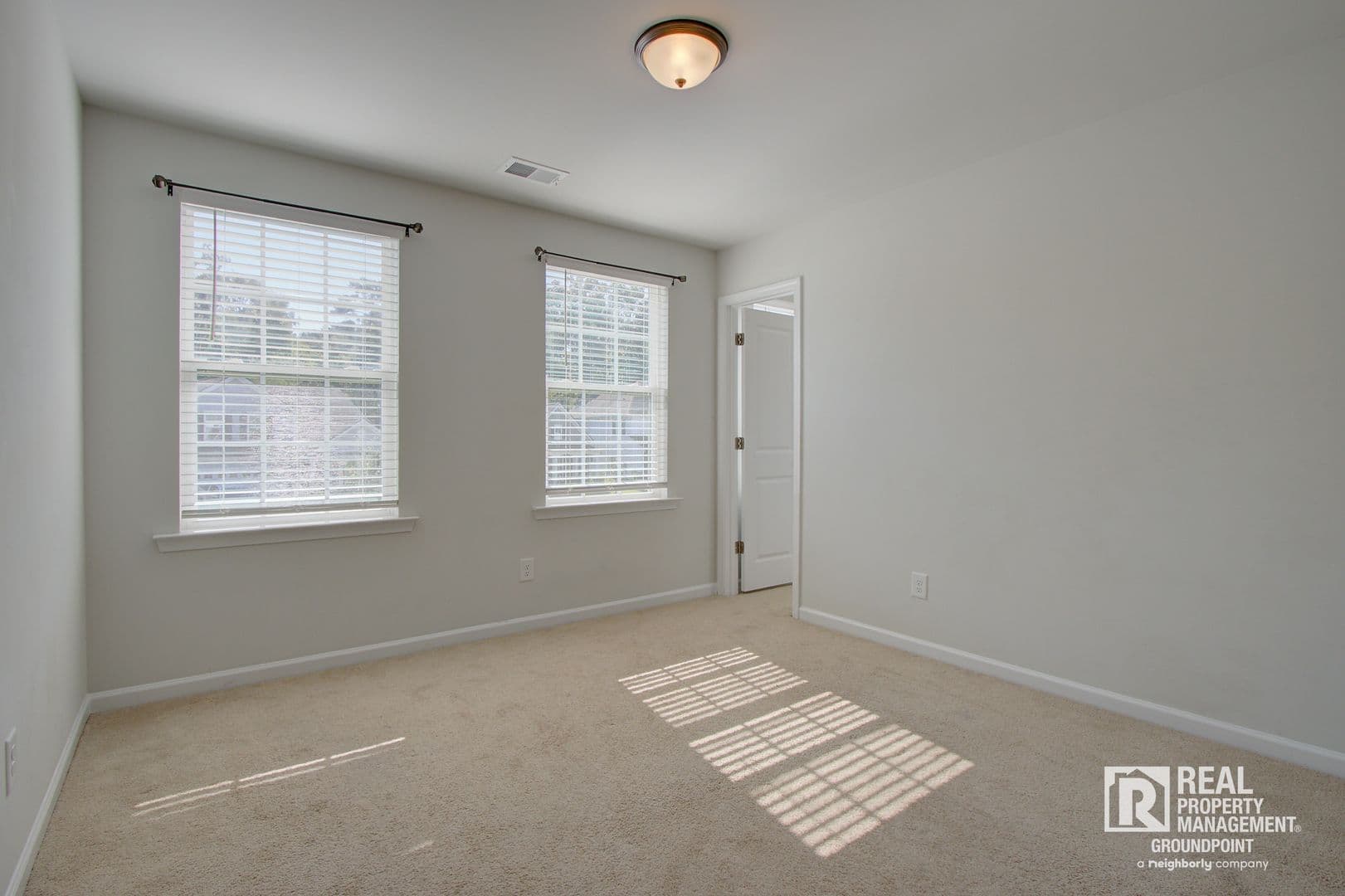 Ladson House: 9978 Winged Elm St