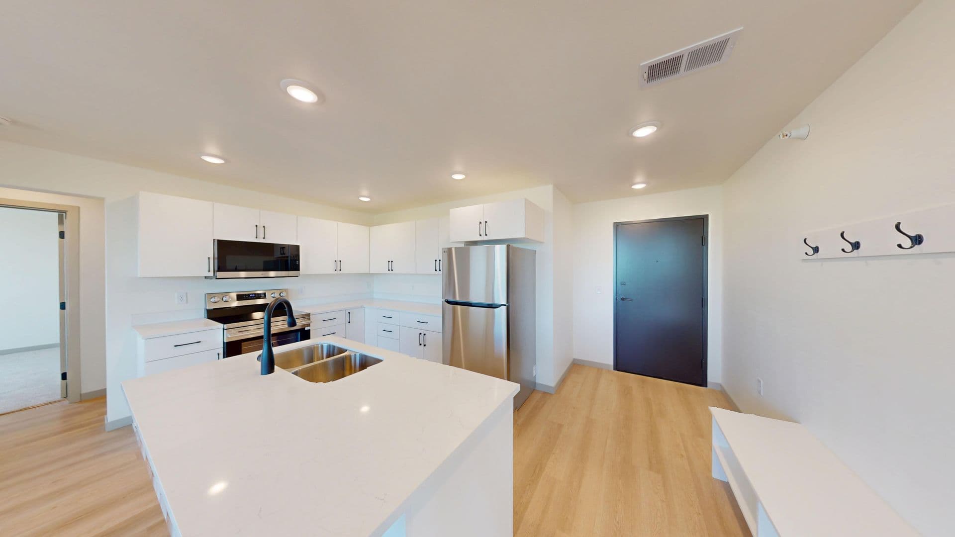 Crooks Apartment: 301 W Dianne St.