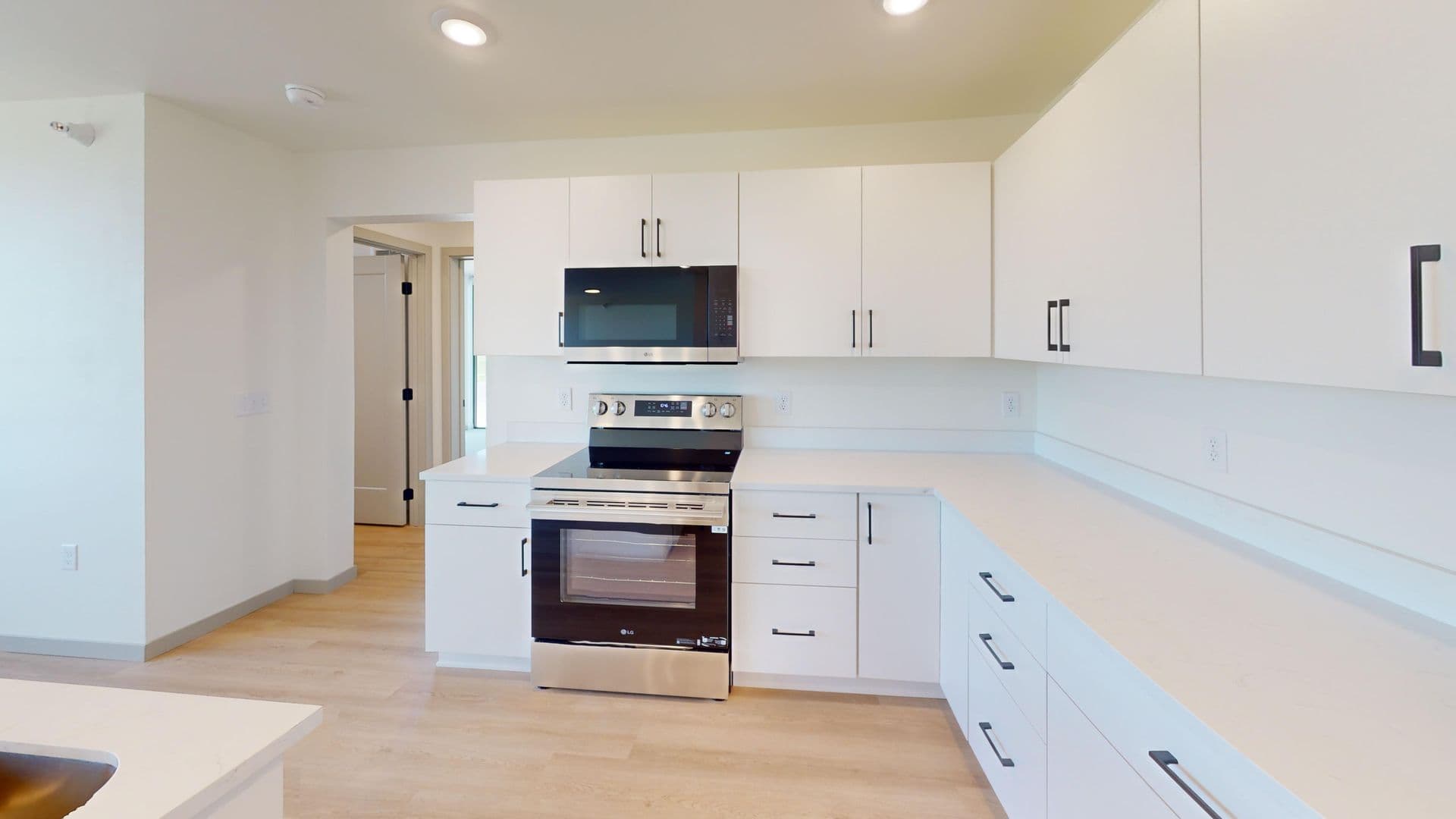 Crooks Apartment: 301 W Dianne St.