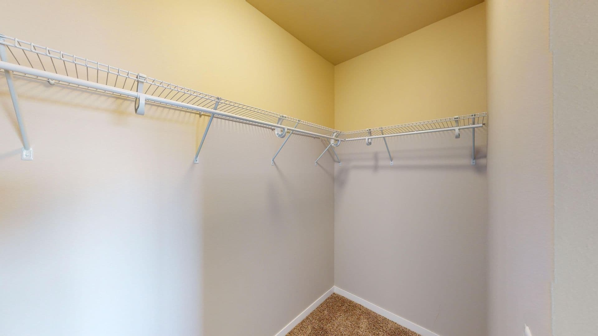 Sioux Falls Apartment: 4200 N Marion Road