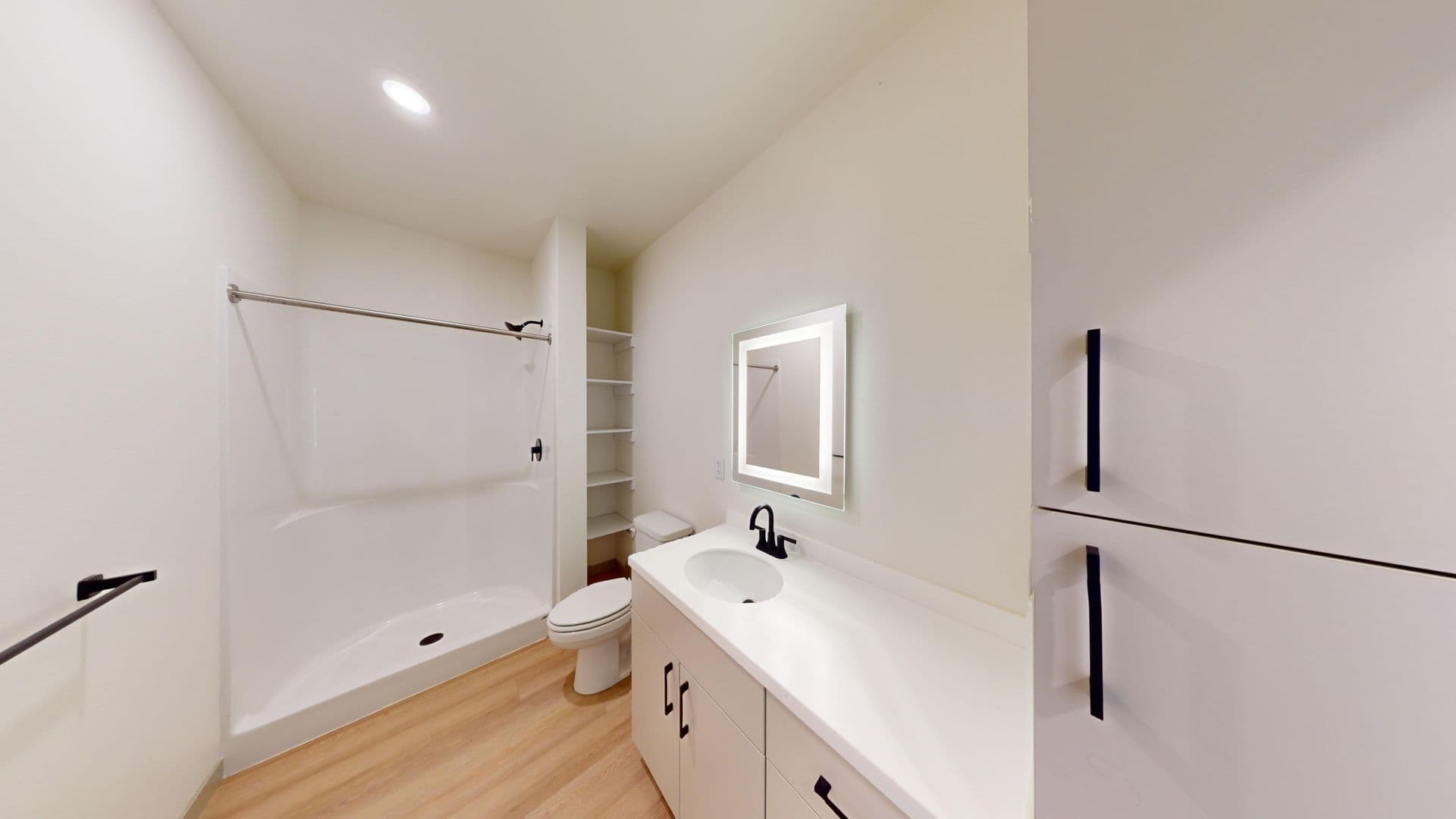 Sioux Falls Apartment: 2301 S Lorraine Pl