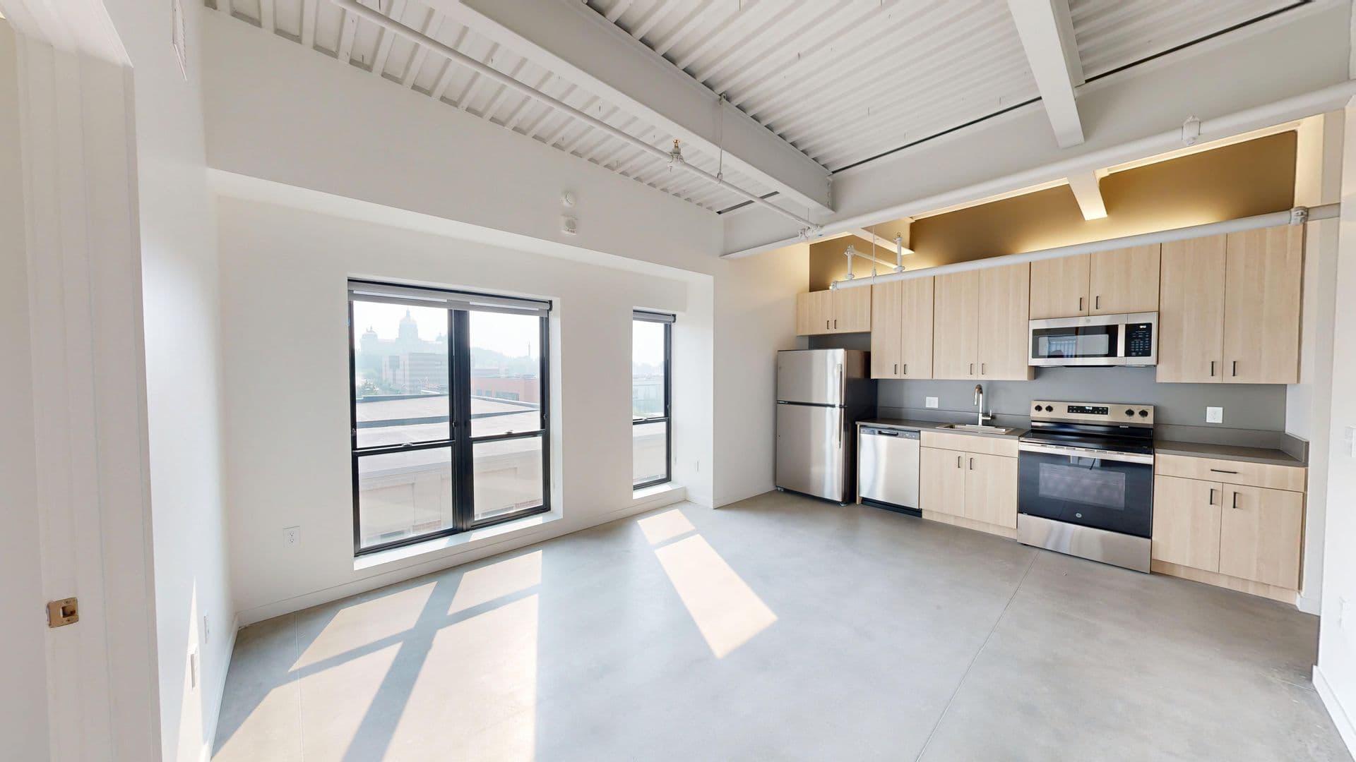 Des Moines Apartment: 418 East Grand Ave