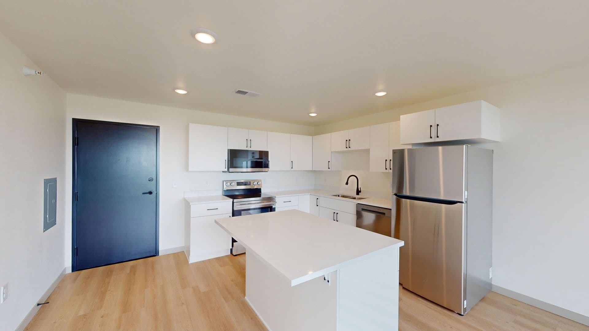 Crooks Apartment: 301 W Dianne St.