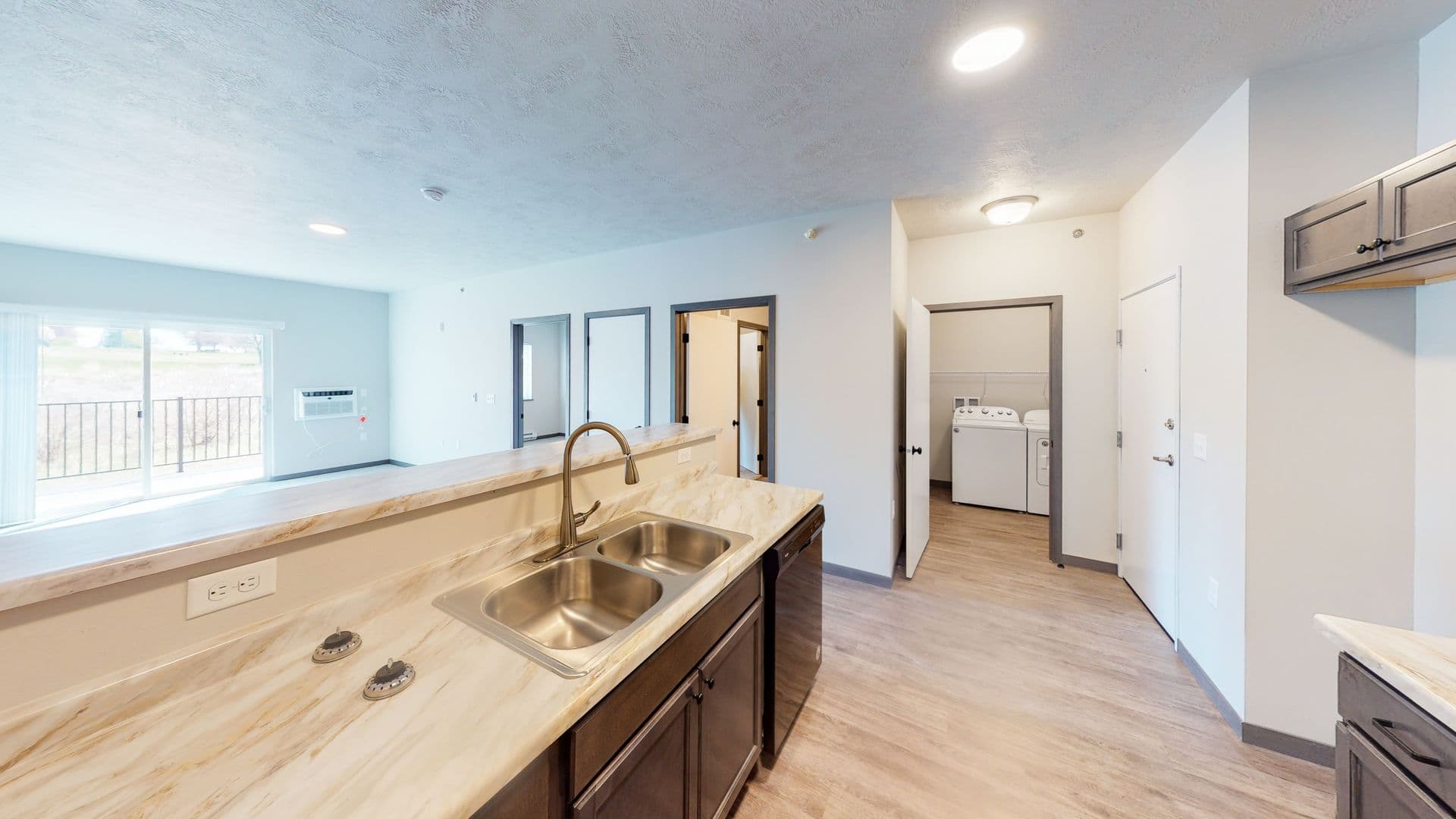Sioux City Apartment: 5800 Sunnybrook Plaza
