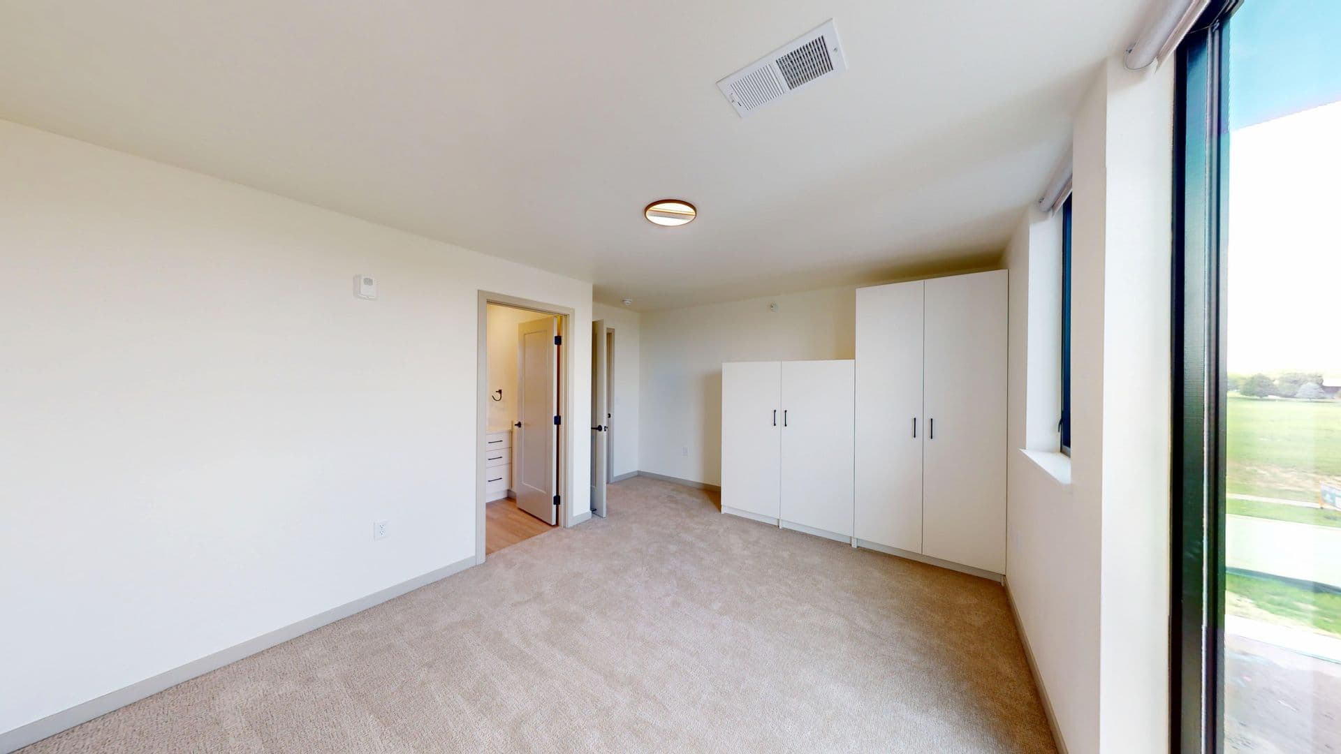 Crooks Apartment: 301 W Dianne St.