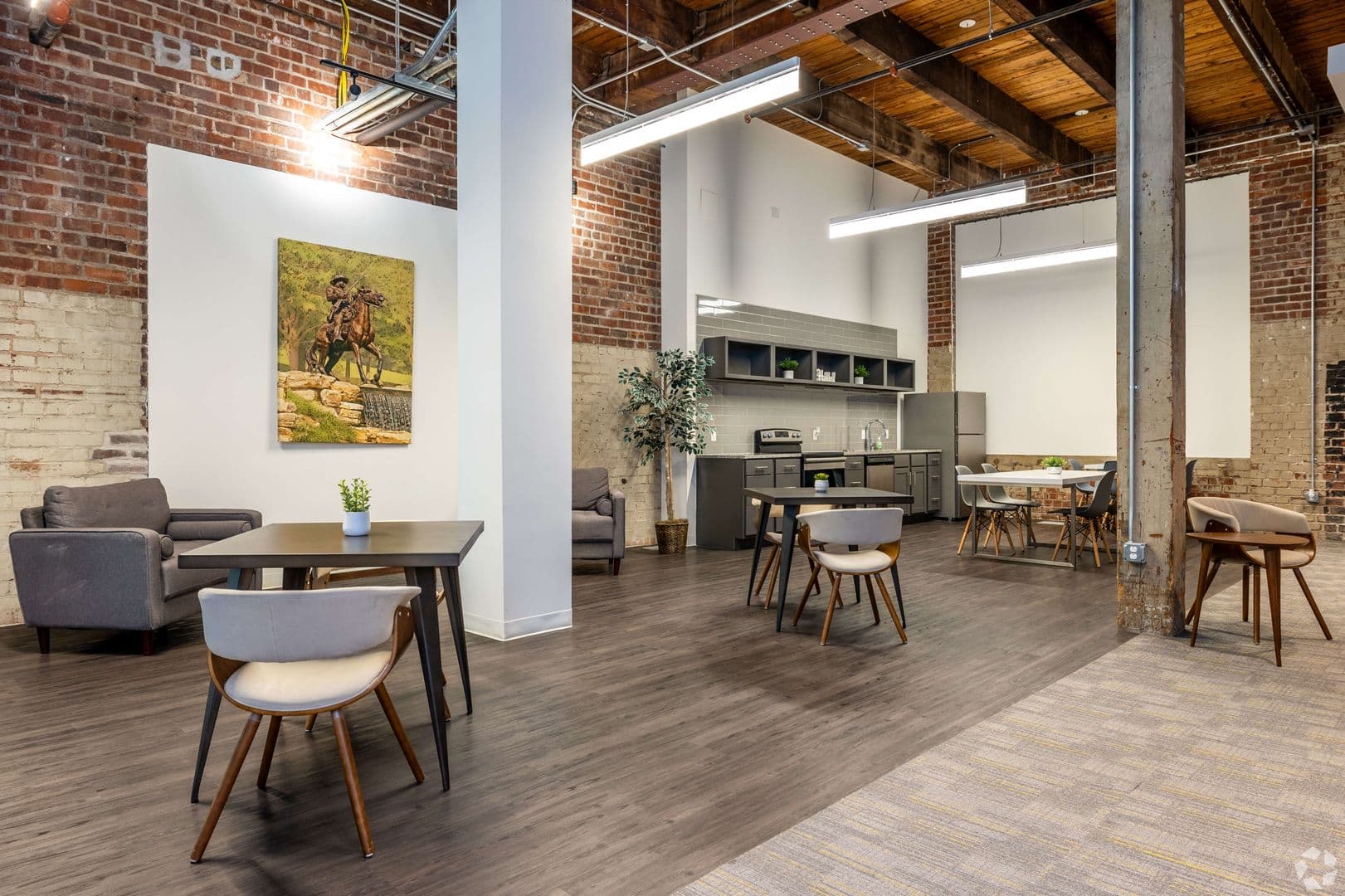 Leavenworth Apartment: 1100 N 2nd St