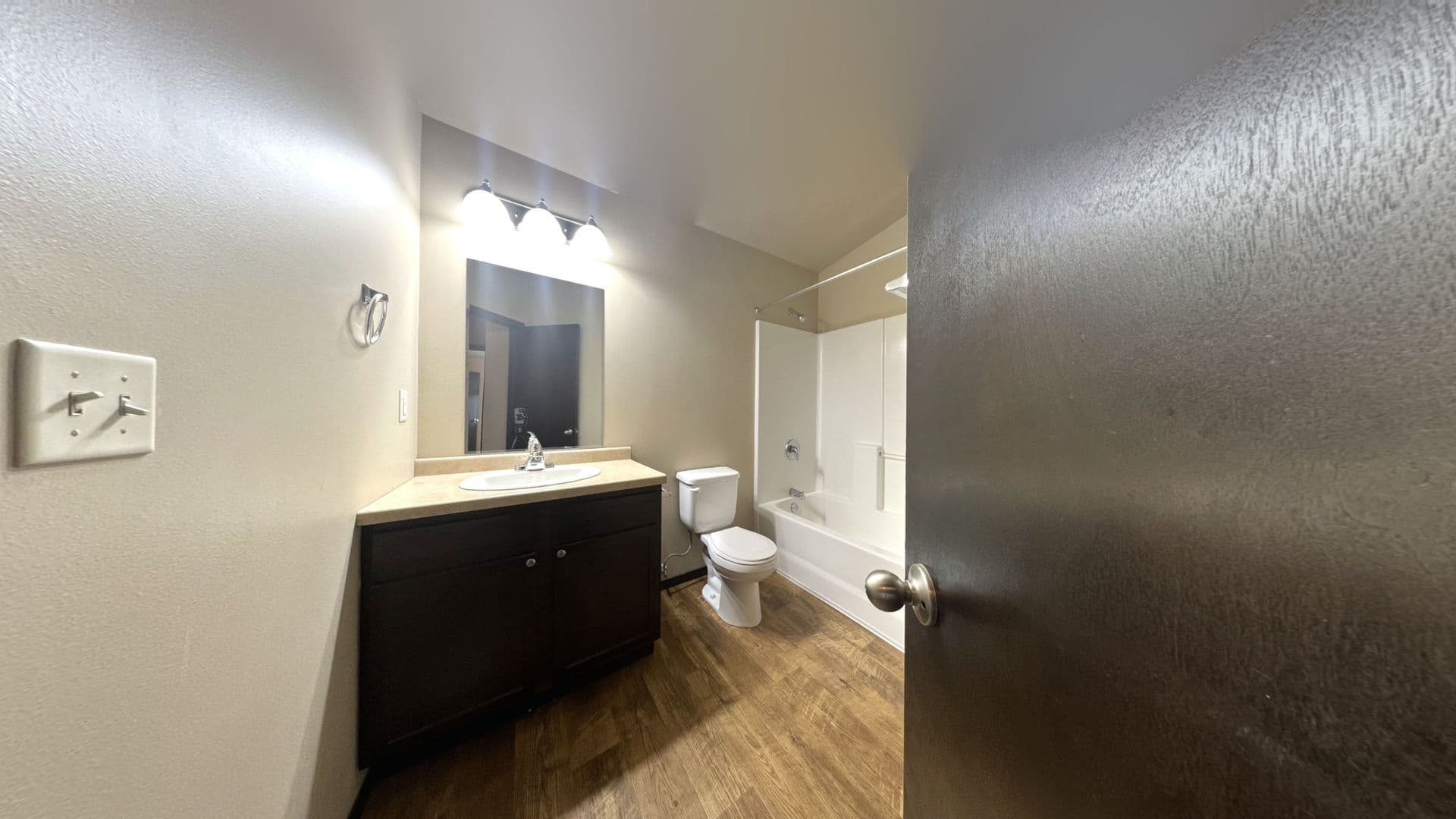 Spencer Apartment: 801 9th St. SW