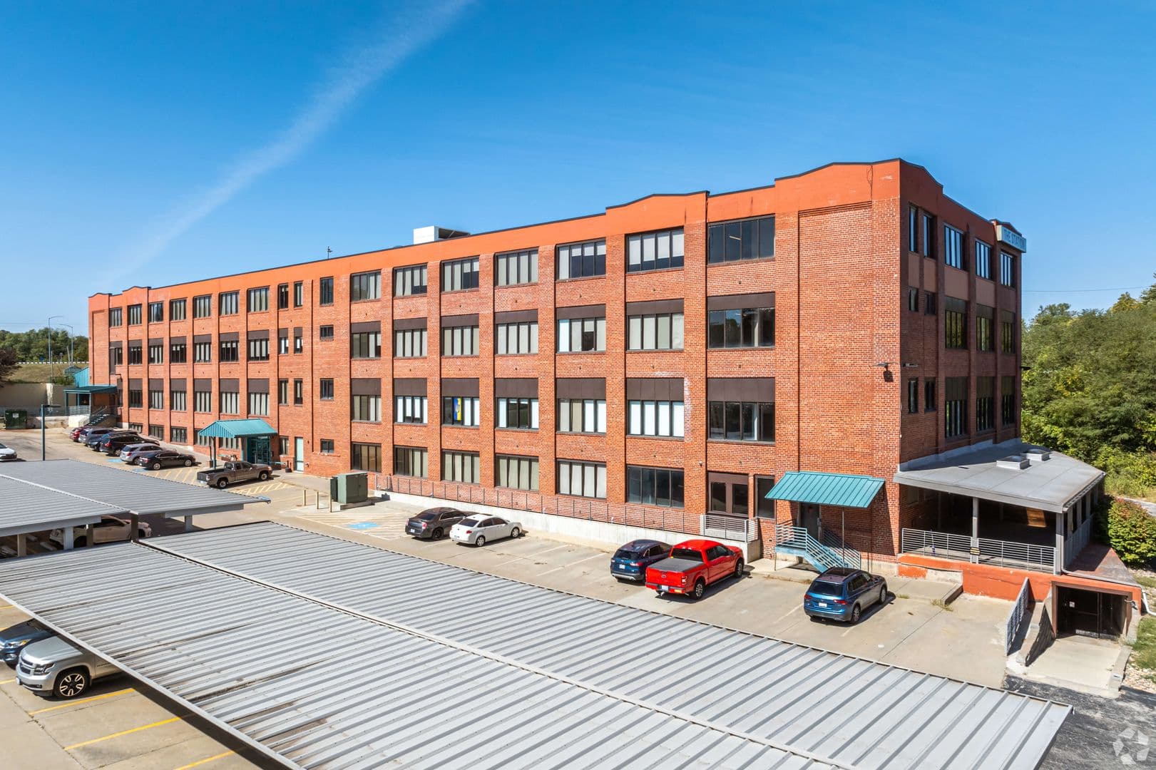 Leavenworth Apartment: 1100 N 2nd St
