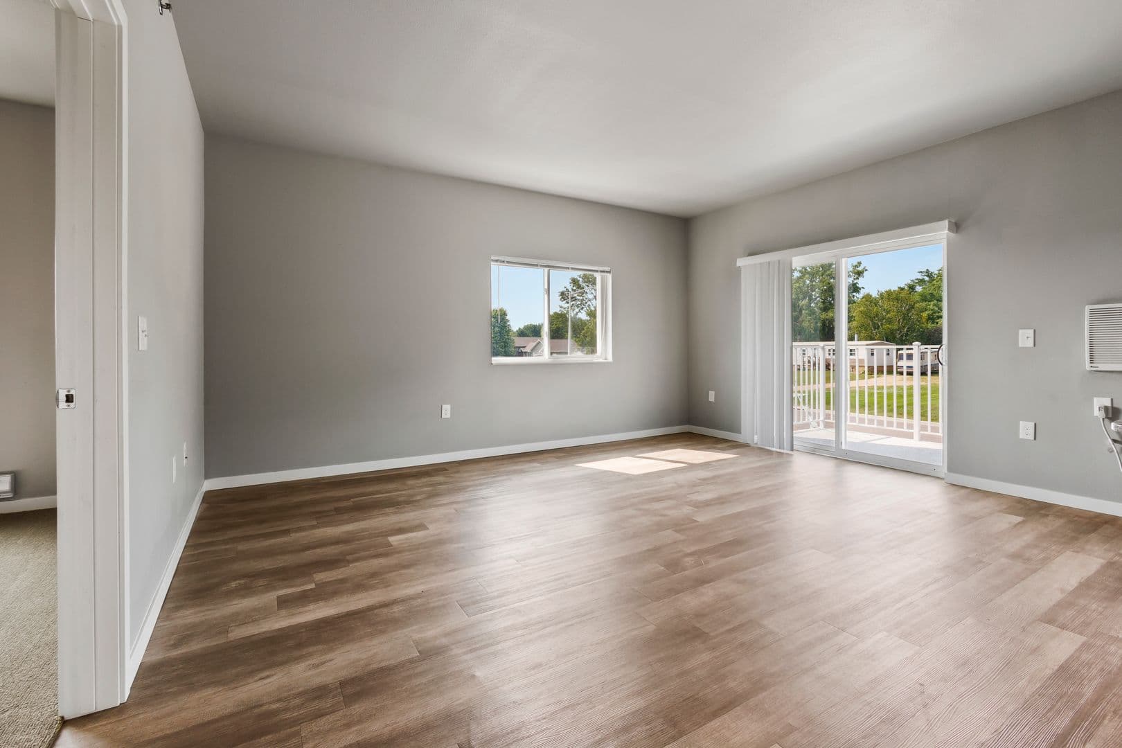 Brookings Apartment: 300 20th St S