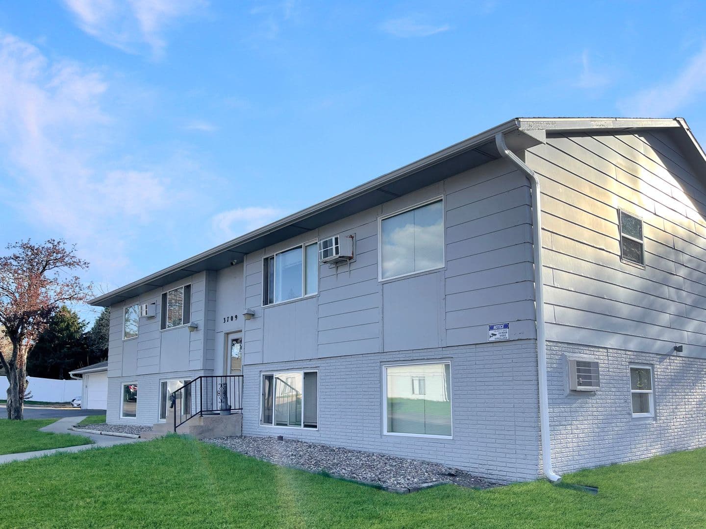 Sioux Falls Apartment: 3709 S. Cathy Avenue