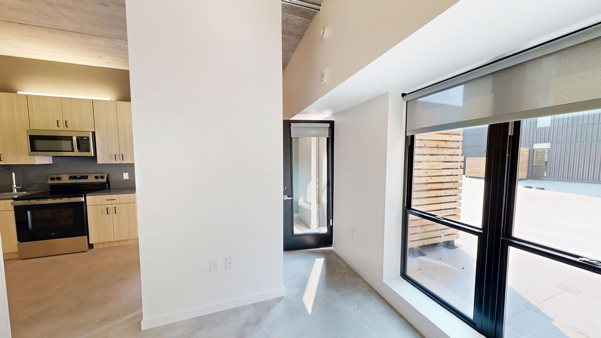 Des Moines Apartment: 418 East Grand Ave