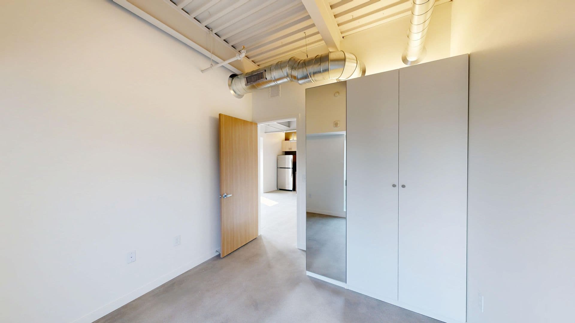 Des Moines Apartment: 418 East Grand Ave