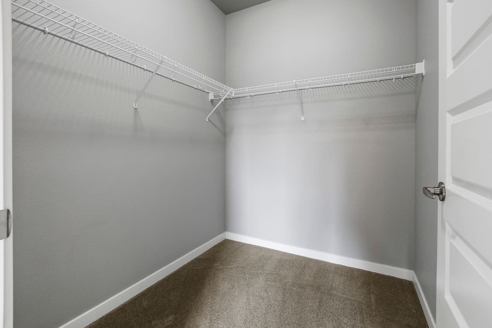 Brookings Apartment: 300 20th St S