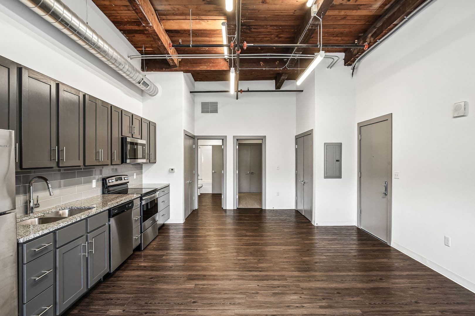 Leavenworth Apartment: 1100 N 2nd St