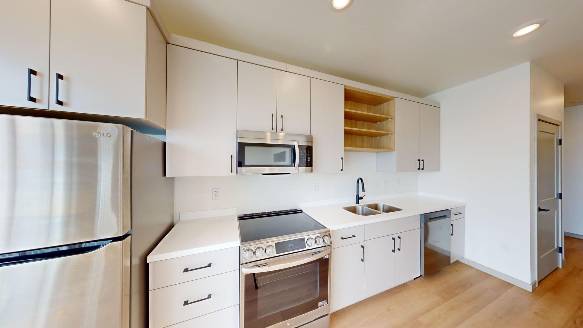 Sioux Falls Apartment: 2301 S Lorraine Pl