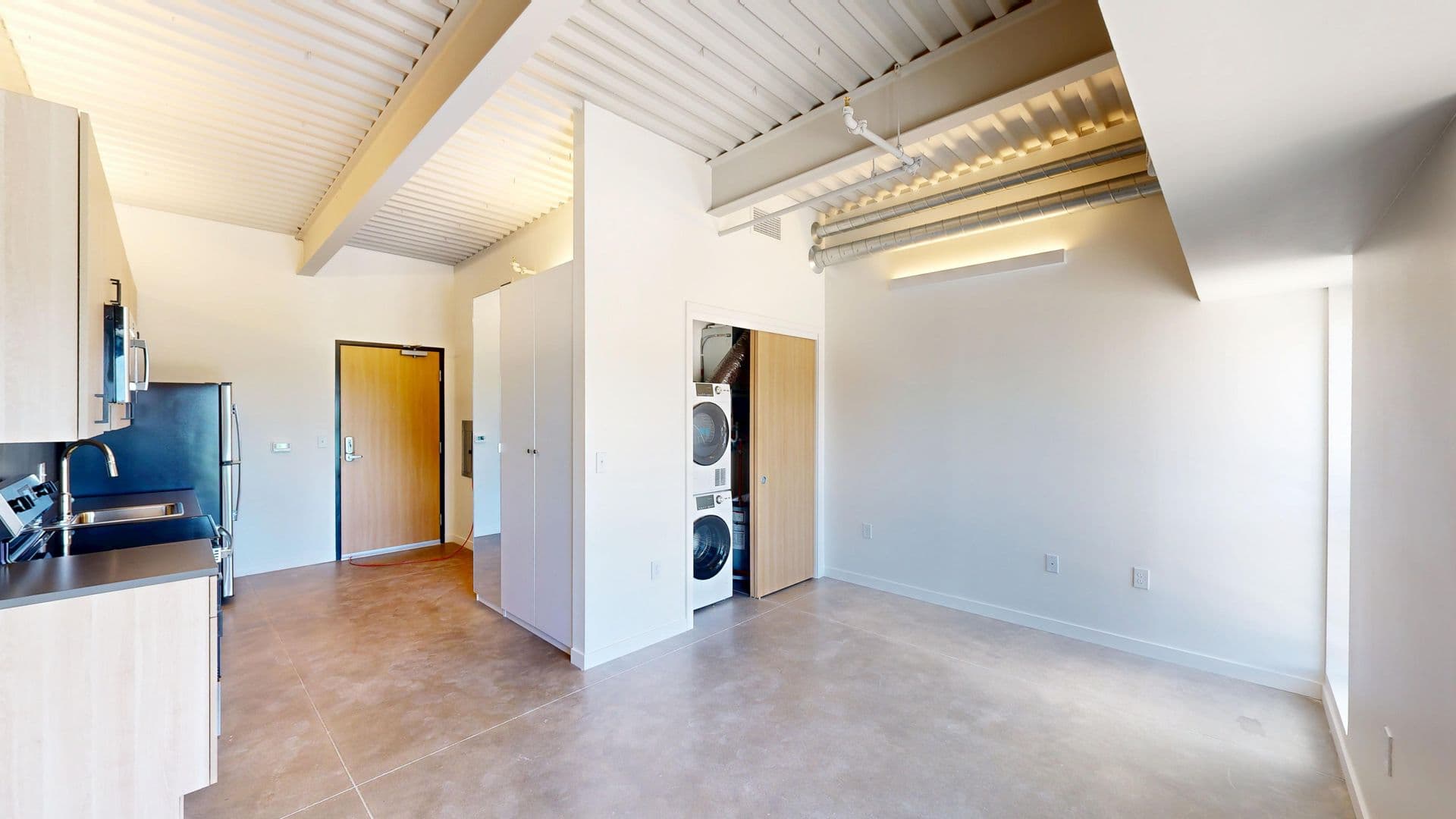 Des Moines Apartment: 418 East Grand Ave