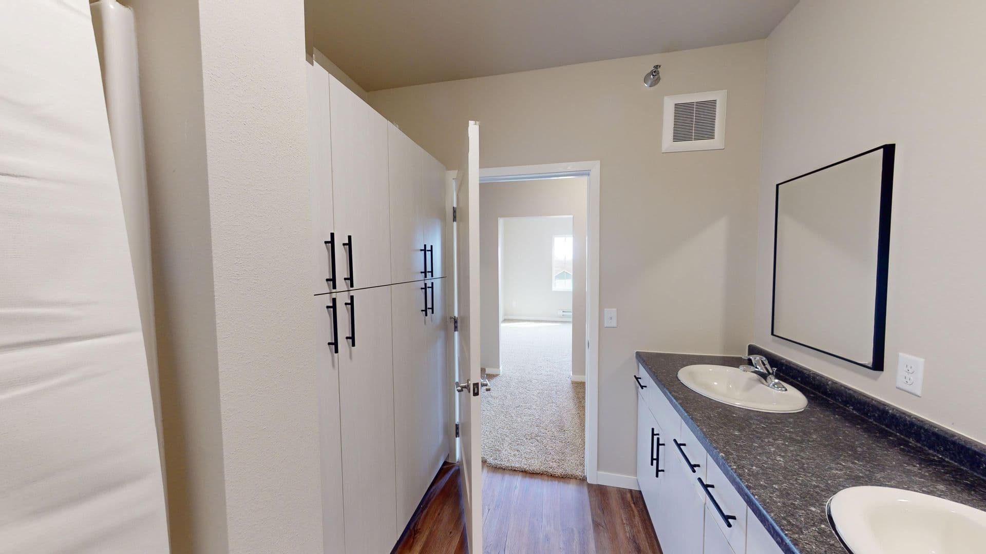 Sioux Falls Apartment: 4200 N Marion Road