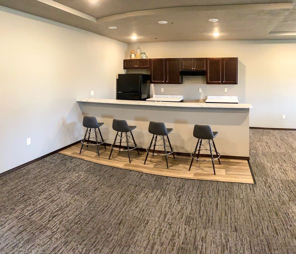 Spencer Apartment: 801 9th St. SW