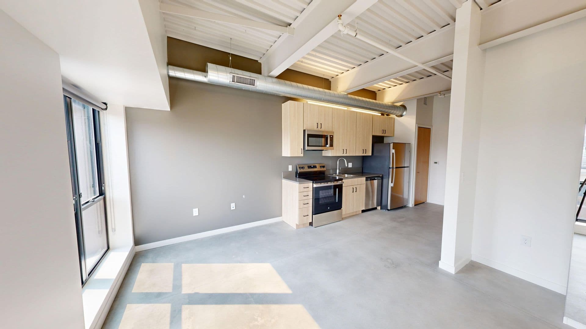 Des Moines Apartment: 418 East Grand Ave