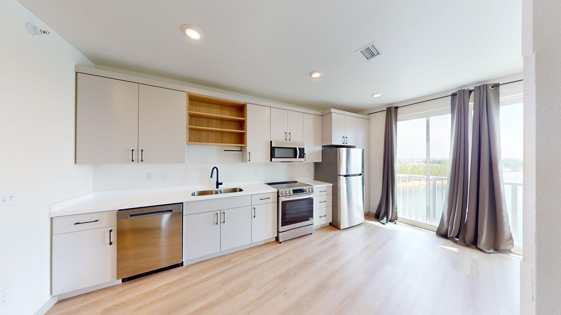 Sioux Falls Apartment: 2301 S Lorraine Pl