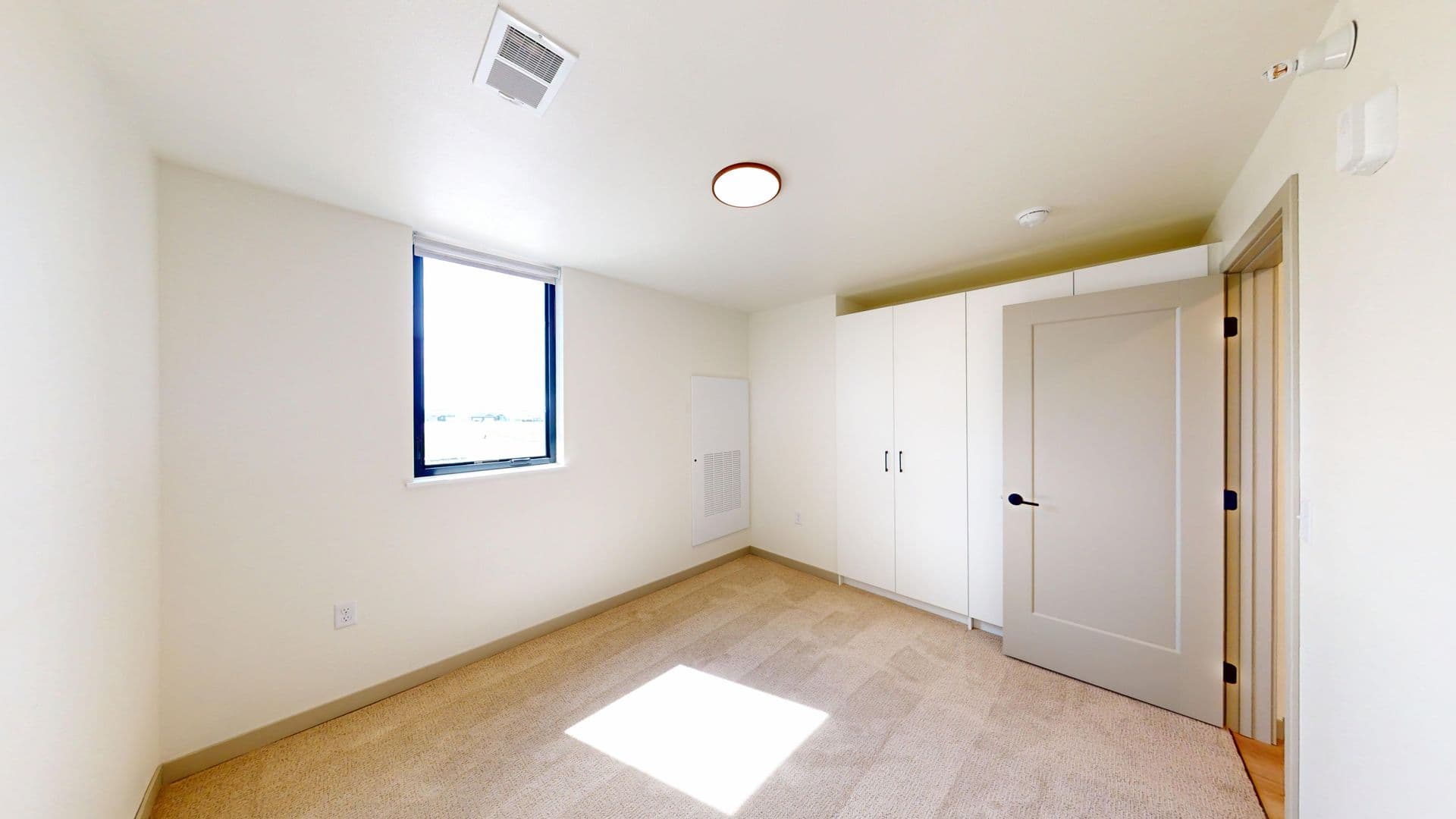 Crooks Apartment: 301 W Dianne St.