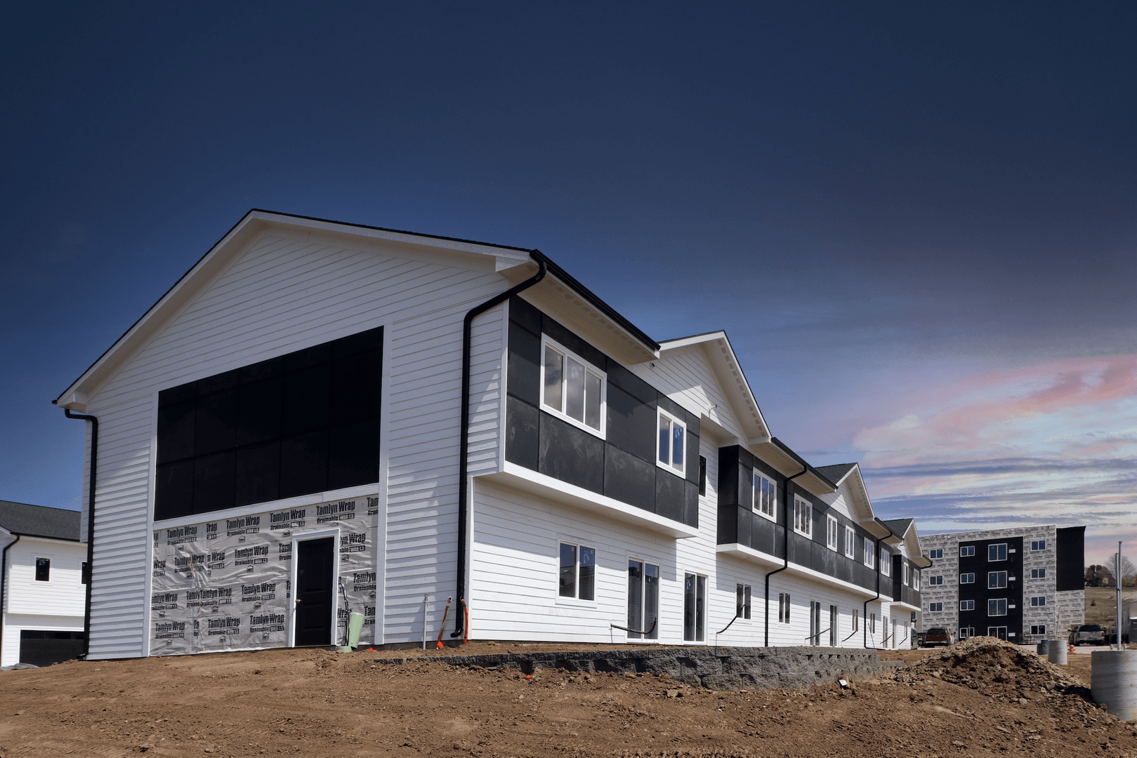 Sioux City Apartment: 5800 Sunnybrook Plaza