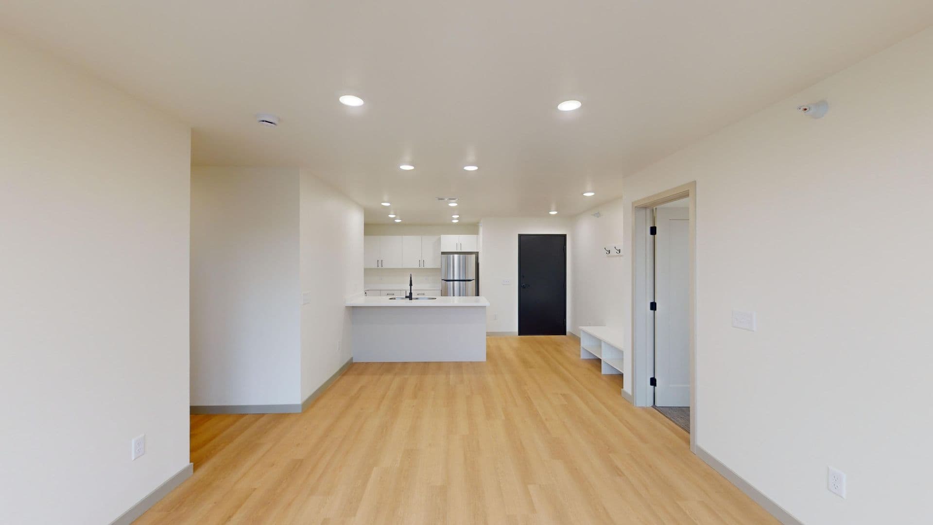 Yankton Apartment: 3100 Douglas Ave.