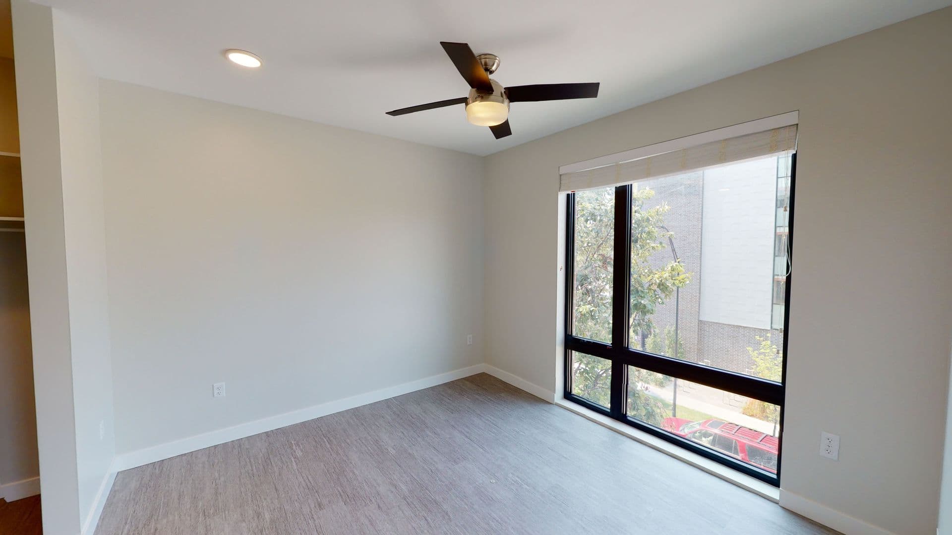 Des Moines Apartment: 2530 University Avenue