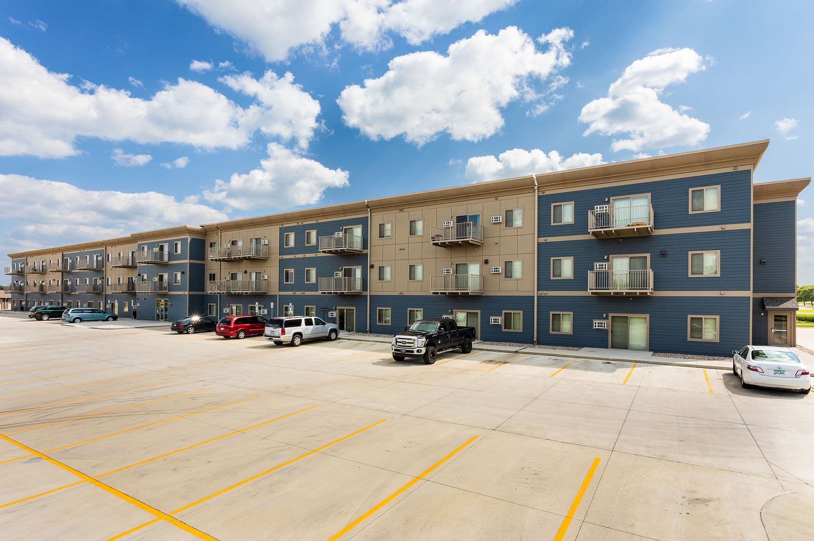 Spencer Apartment: 801 9th St. SW