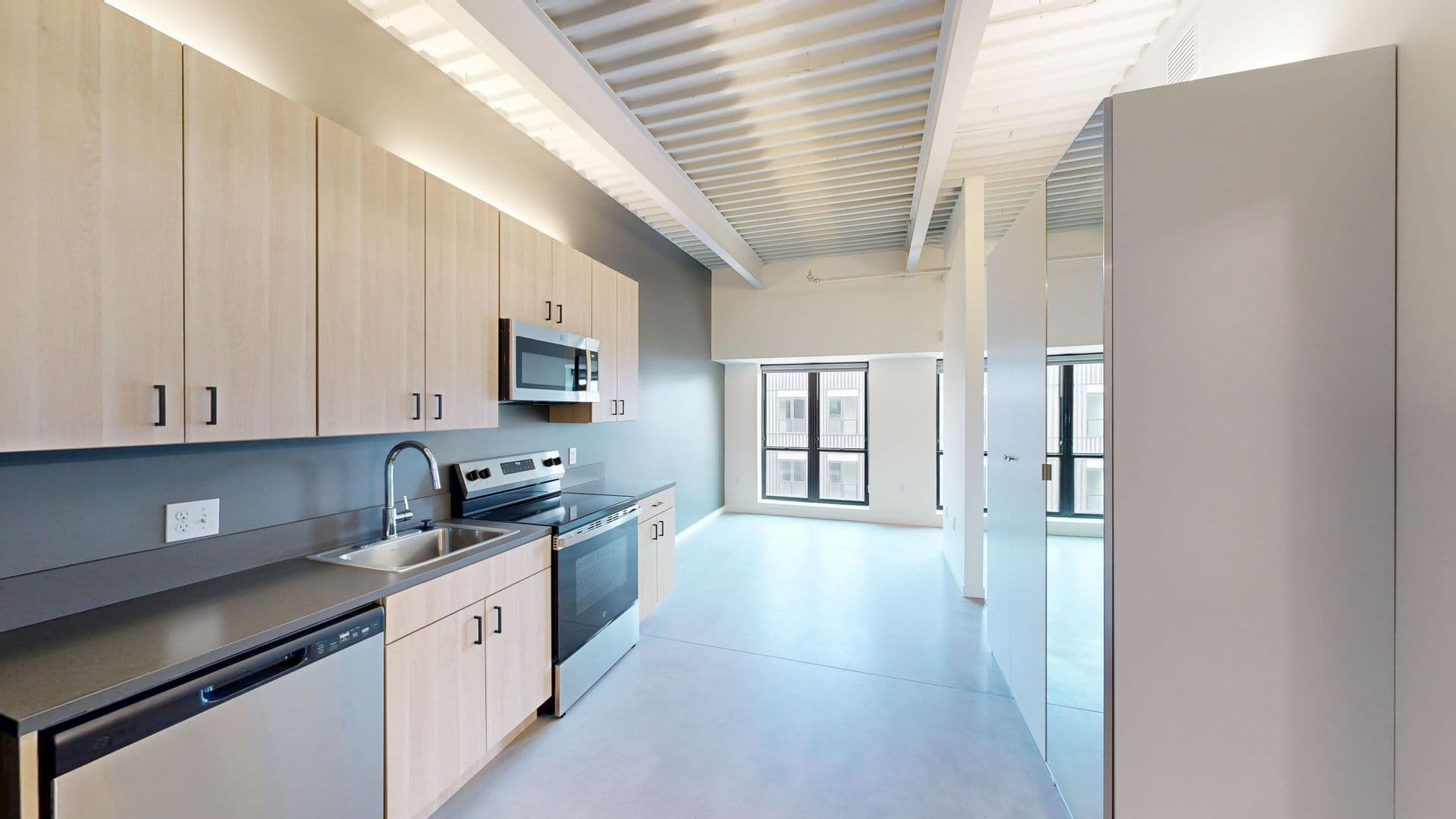 Des Moines Apartment: 418 East Grand Ave
