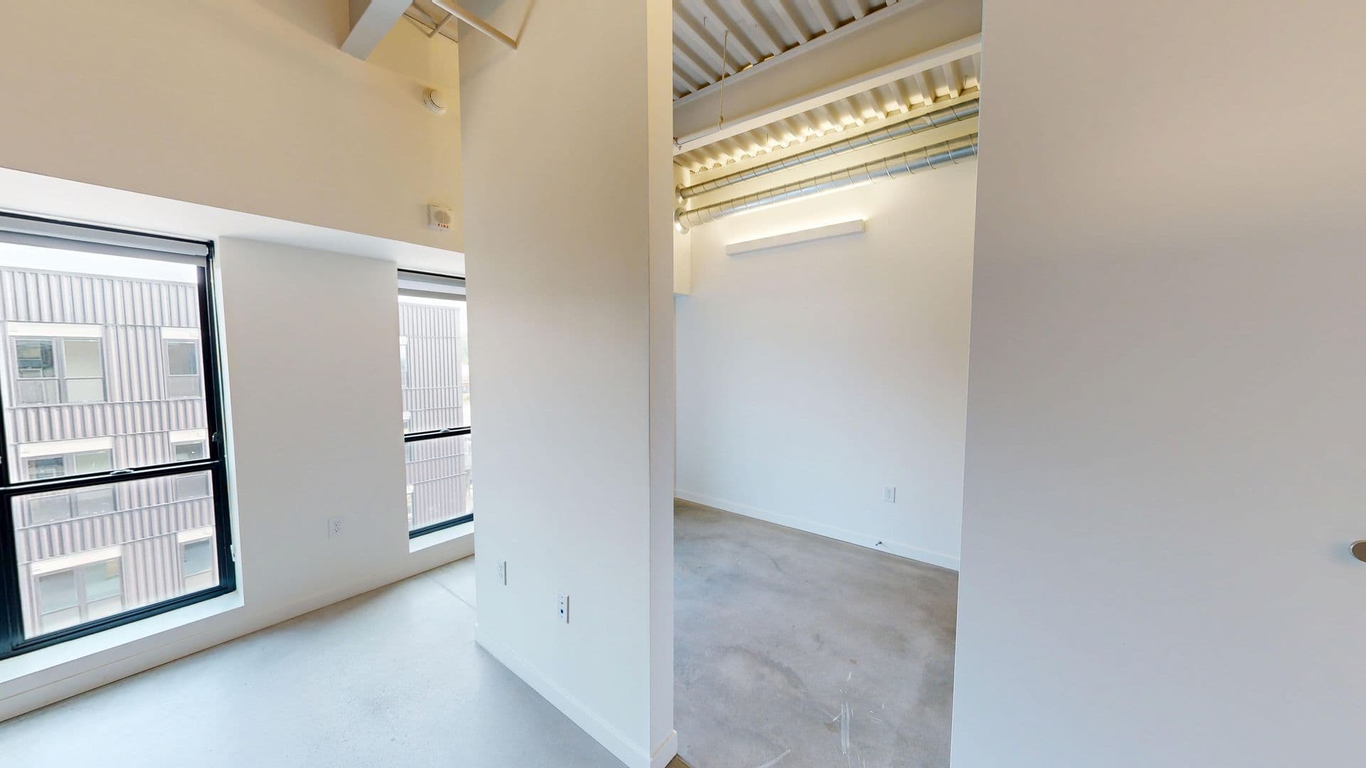 Des Moines Apartment: 418 East Grand Ave