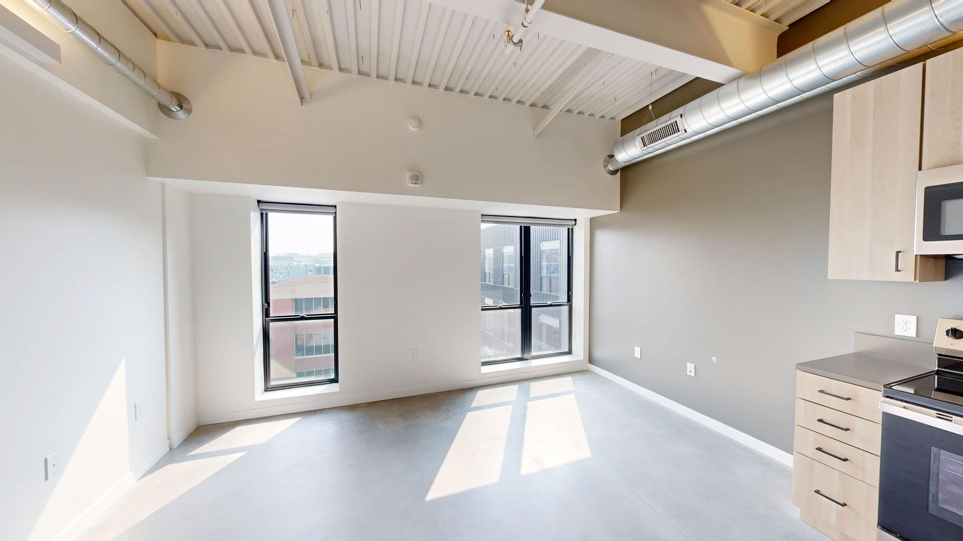 Des Moines Apartment: 418 East Grand Ave