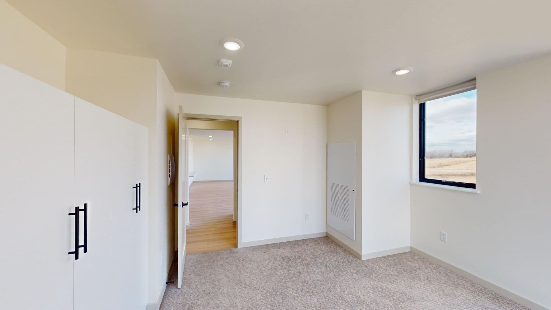 Brandon Apartment: 2401 E Country Club Ave